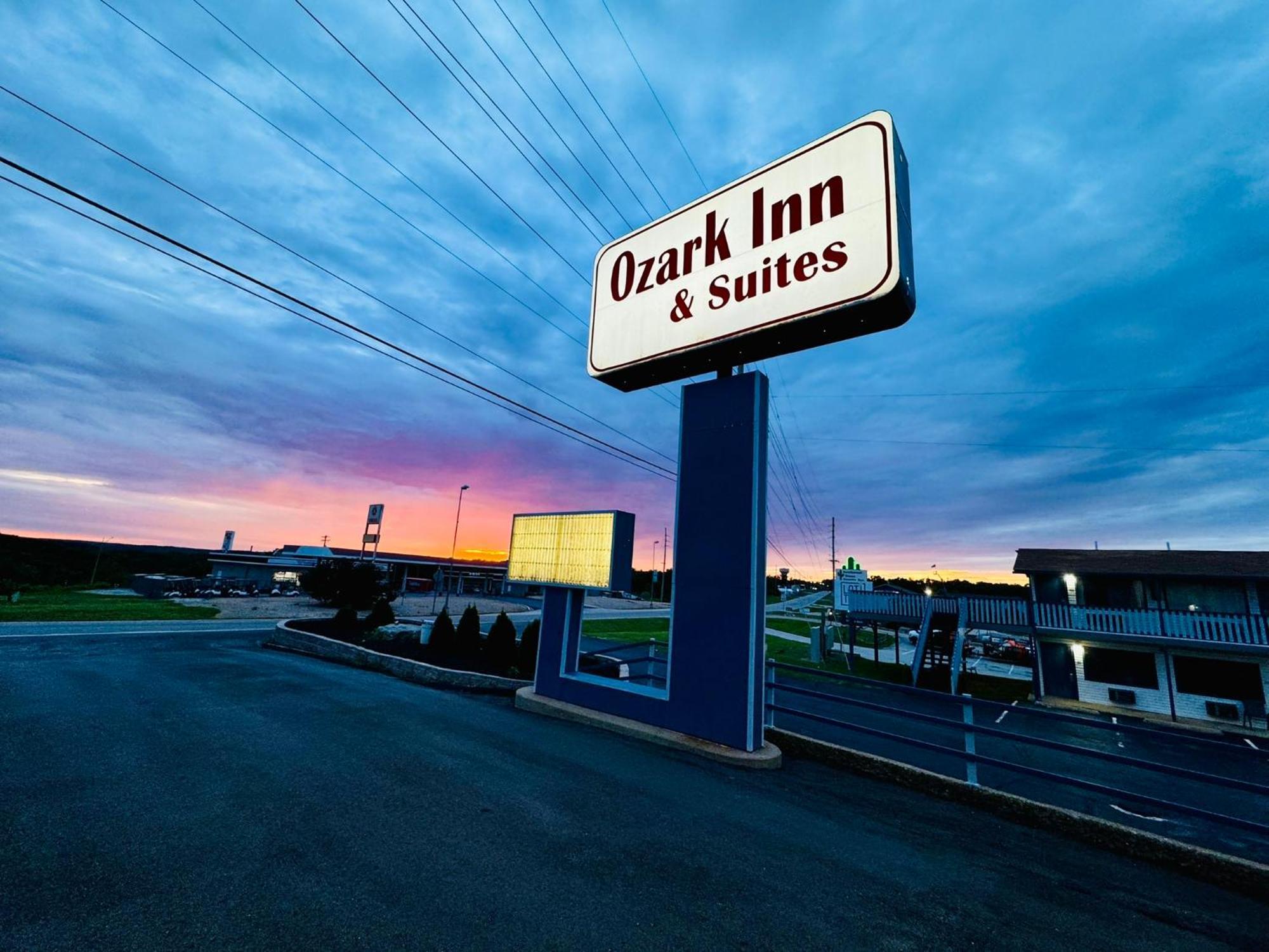 Ozark Inn And Suites Osage Beach Buitenkant foto