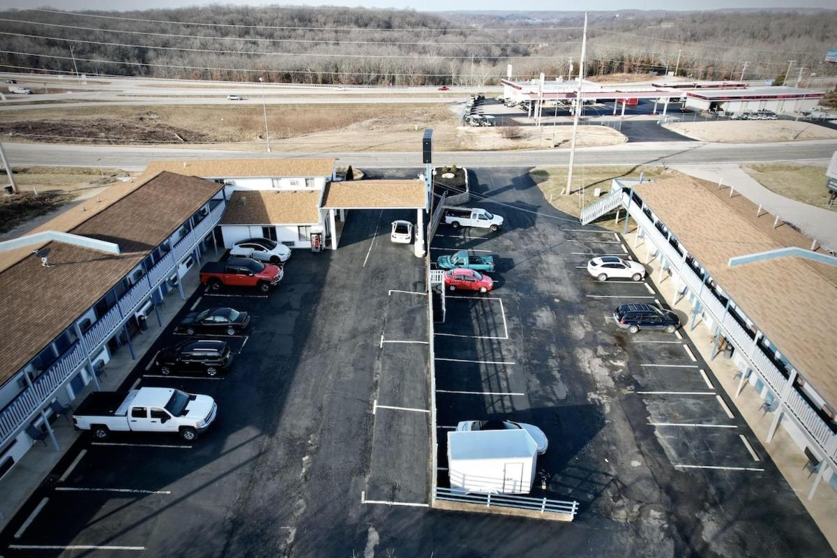 Ozark Inn And Suites Osage Beach Buitenkant foto