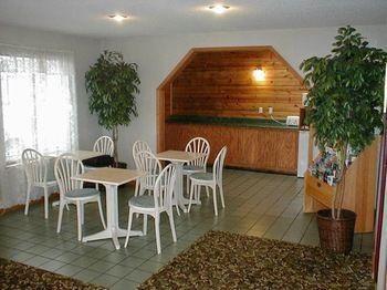 Ozark Inn And Suites Osage Beach Buitenkant foto